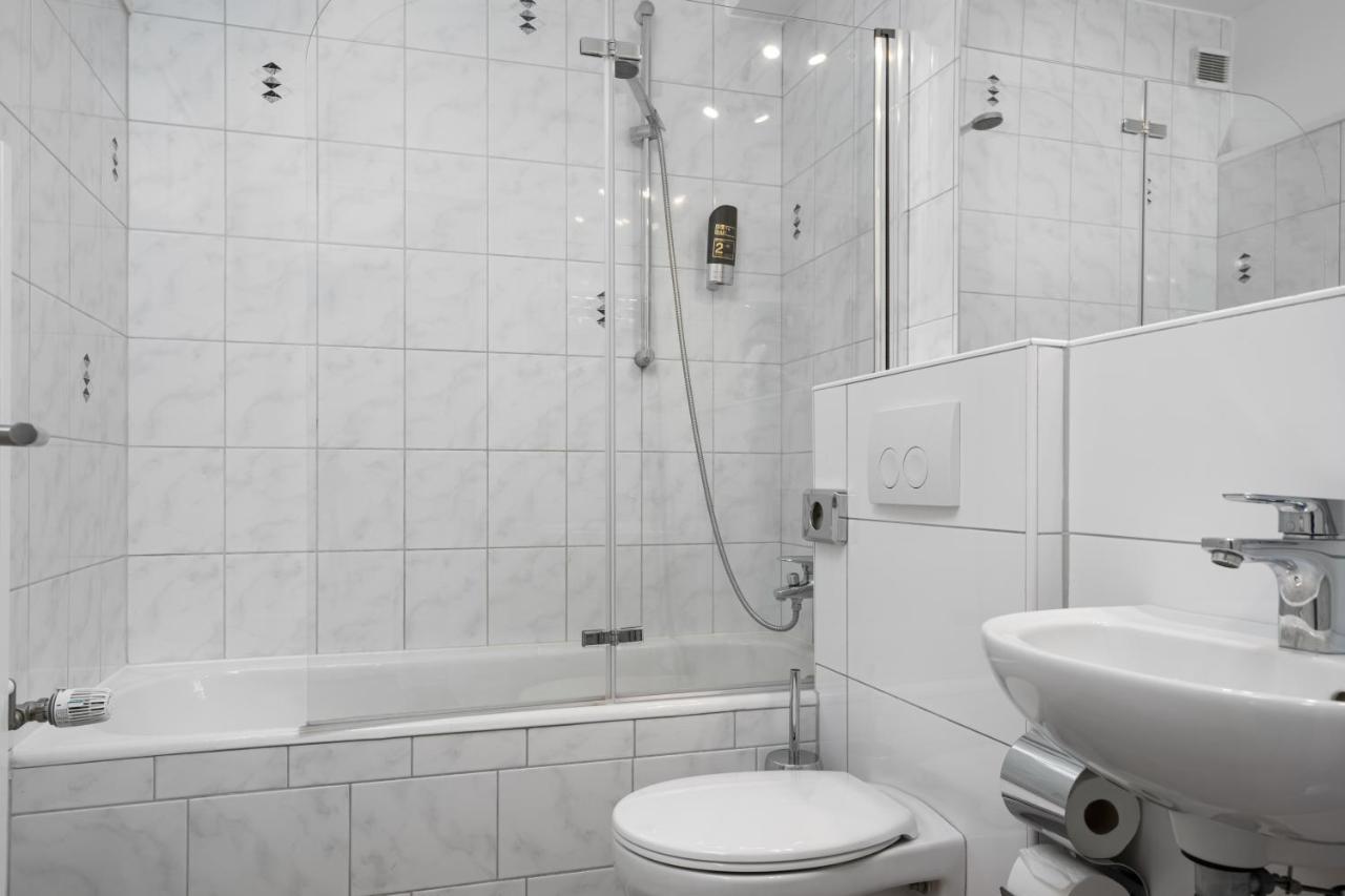 Apartment 1, Direkt Am Bahnhof Аахен Екстериор снимка